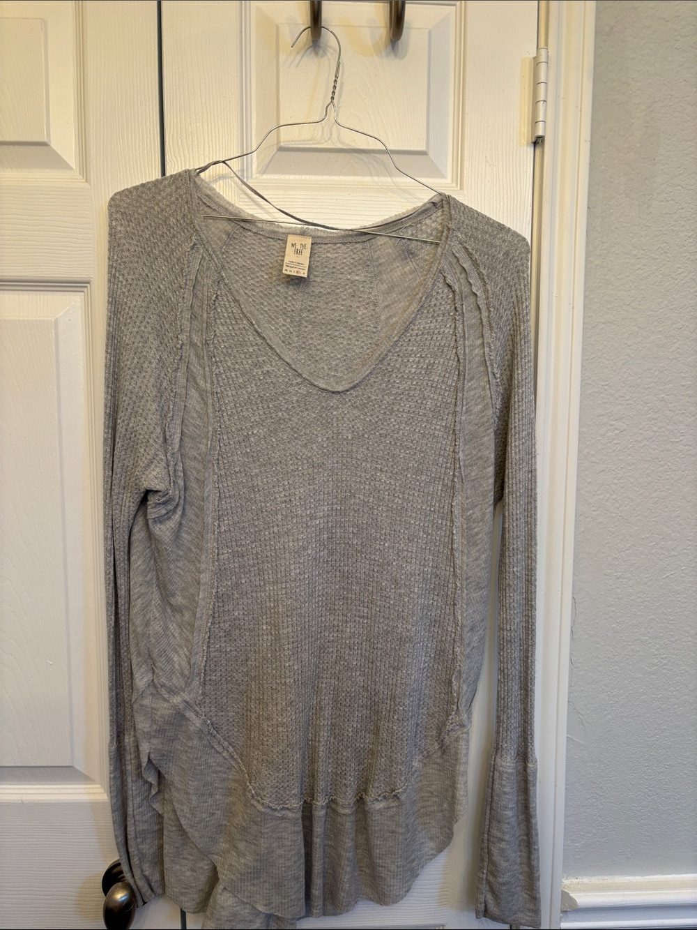 We The Free Light Heather Gray V-Neck Long Sleeve Knit Top